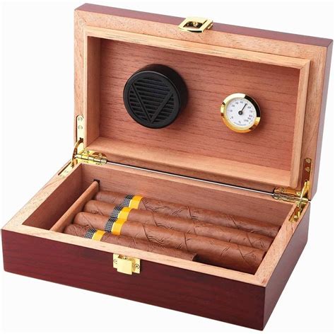 how to season a travel humidor